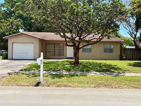 731 NW 84th Ave , Pembroke Pines, FL 33024