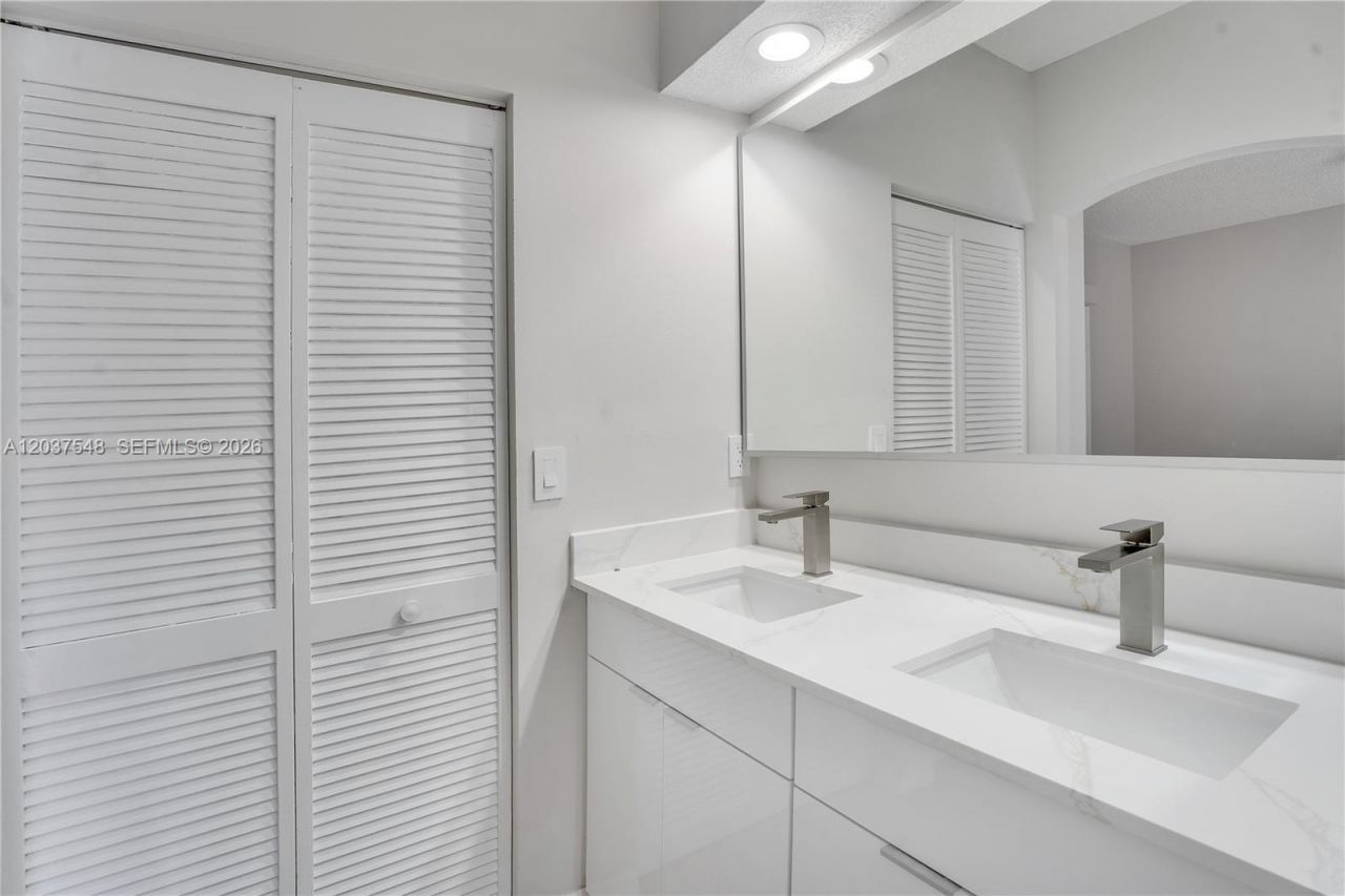 12666 NW 14th Pl, Sunrise, FL 33323 Photo