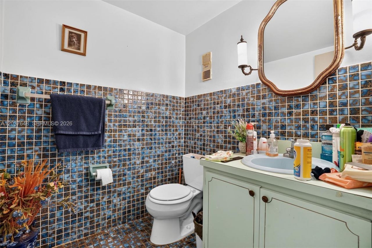 450 SW 9th St , Miami, FL 33130 Photo