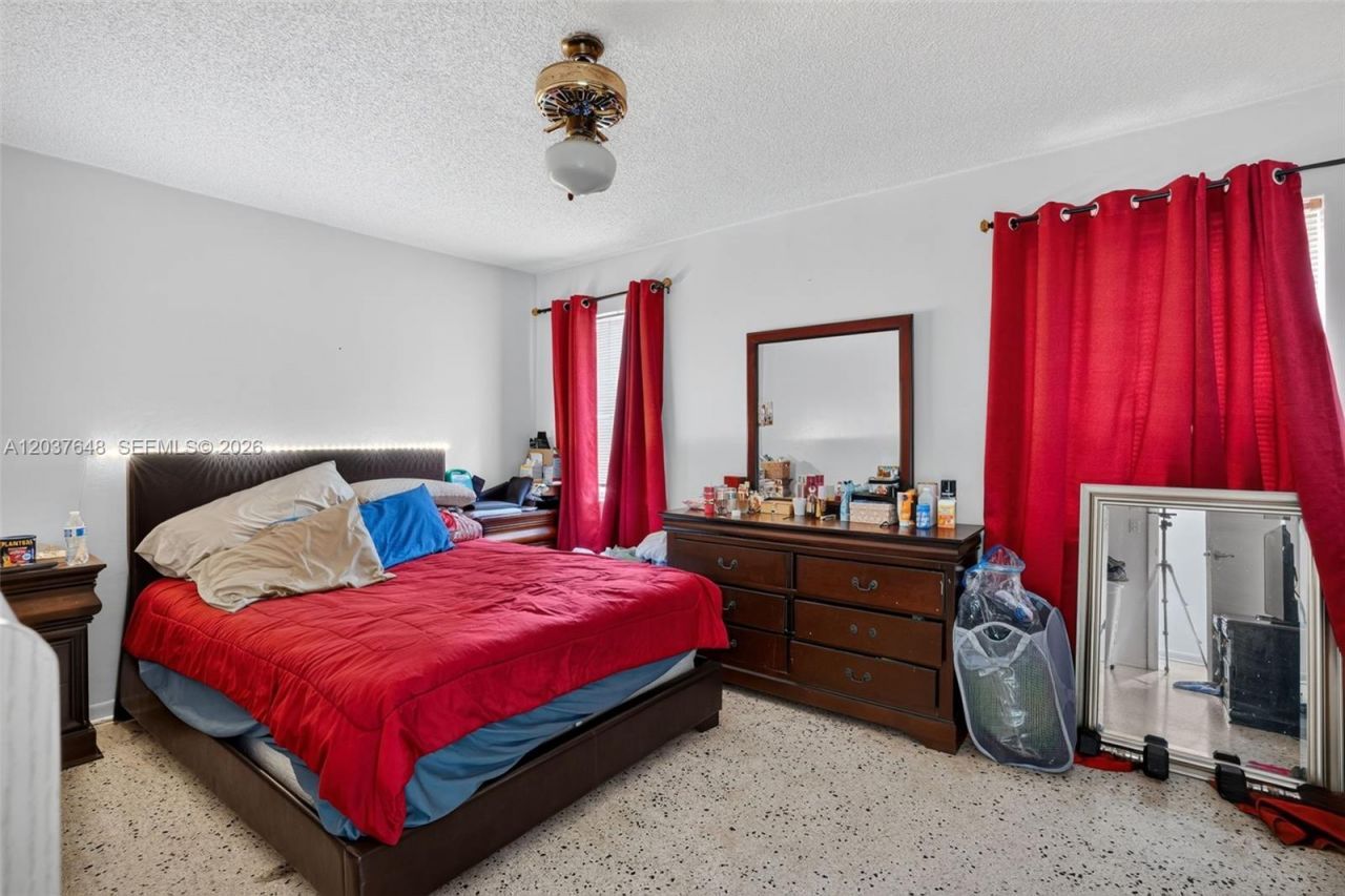 450 SW 9th St , Miami, FL 33130 Photo