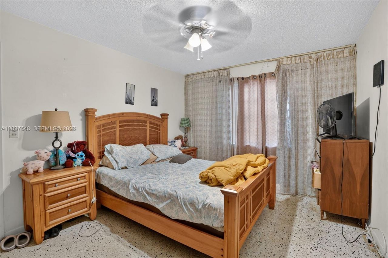 450 SW 9th St , Miami, FL 33130 Photo