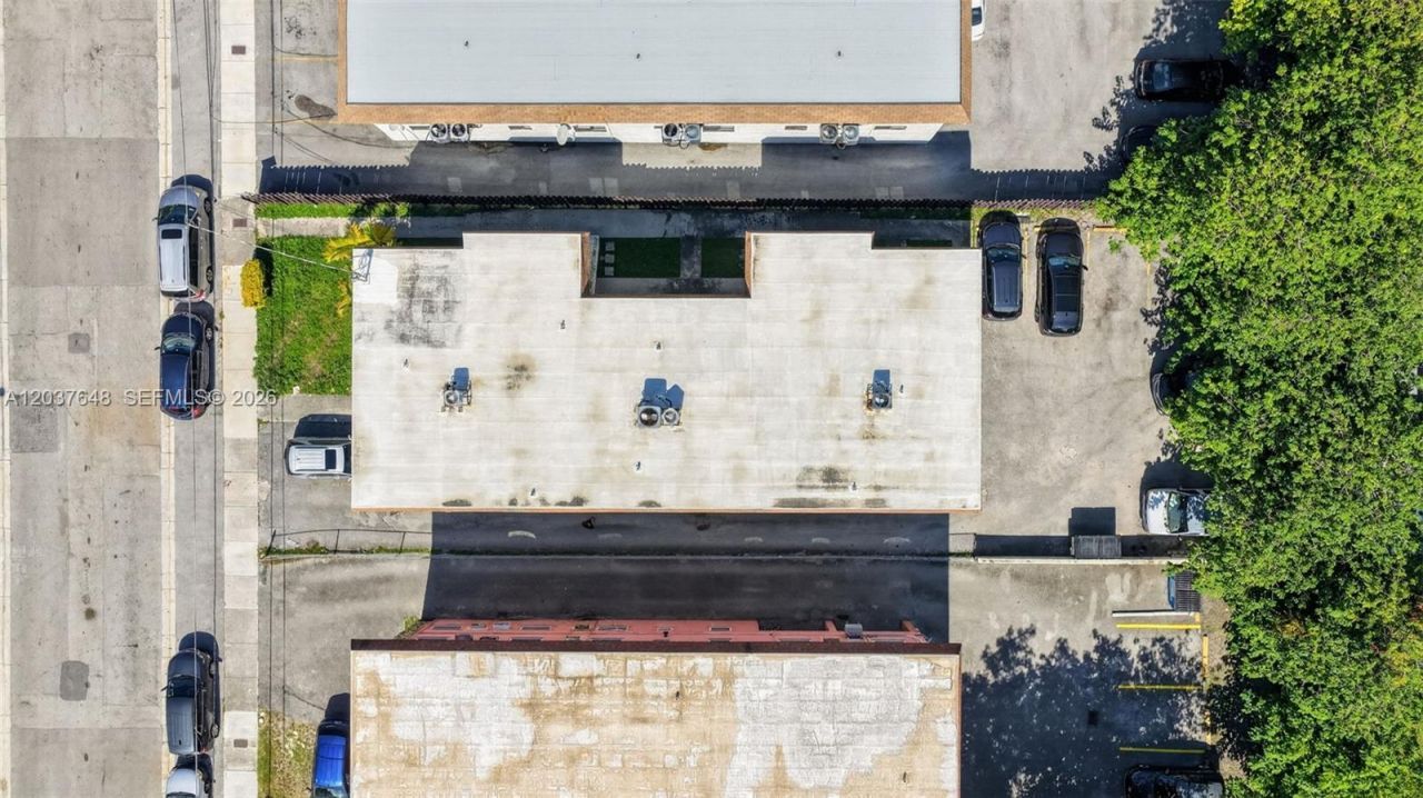 450 SW 9th St , Miami, FL 33130 Photo