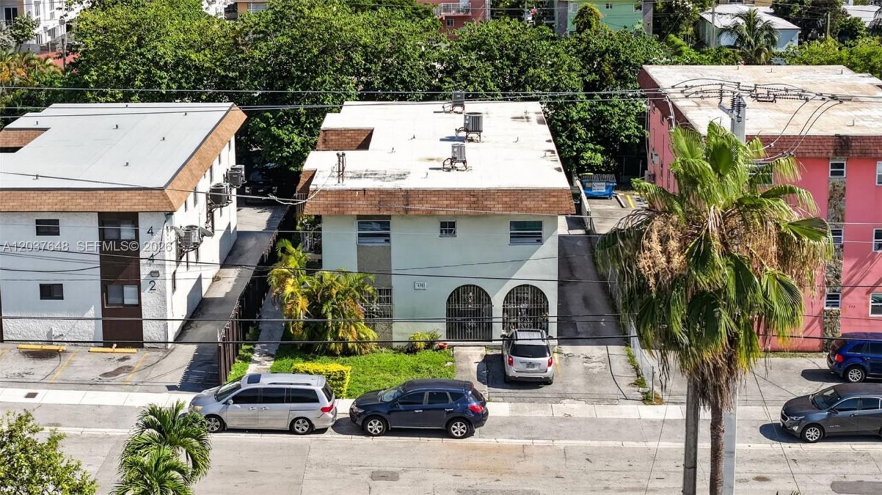 450 SW 9th St , Miami, FL 33130 Photo