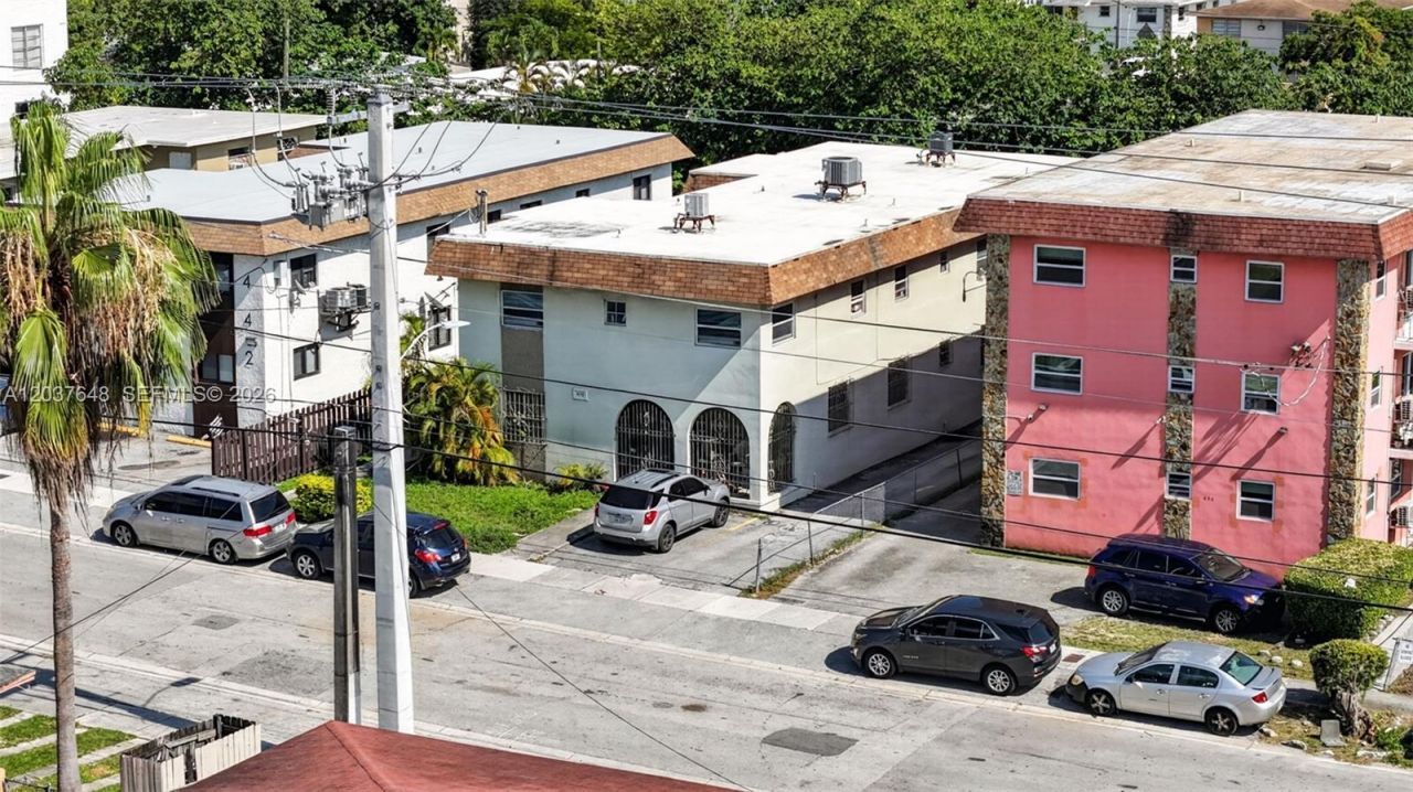 450 SW 9th St , Miami, FL 33130 Photo