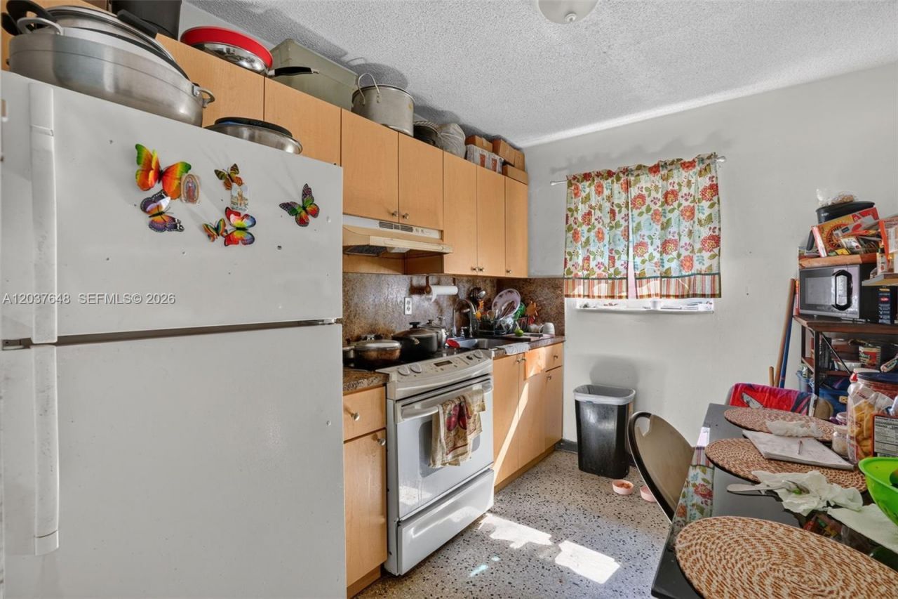 450 SW 9th St , Miami, FL 33130 Photo