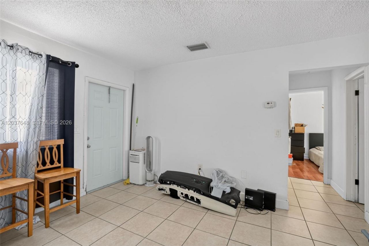 450 SW 9th St , Miami, FL 33130 Photo