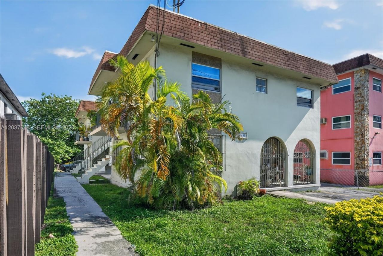 450 SW 9th St , Miami, FL 33130 Photo