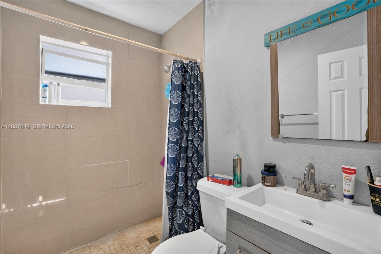 450 SW 9th St , Miami, FL 33130 Photo