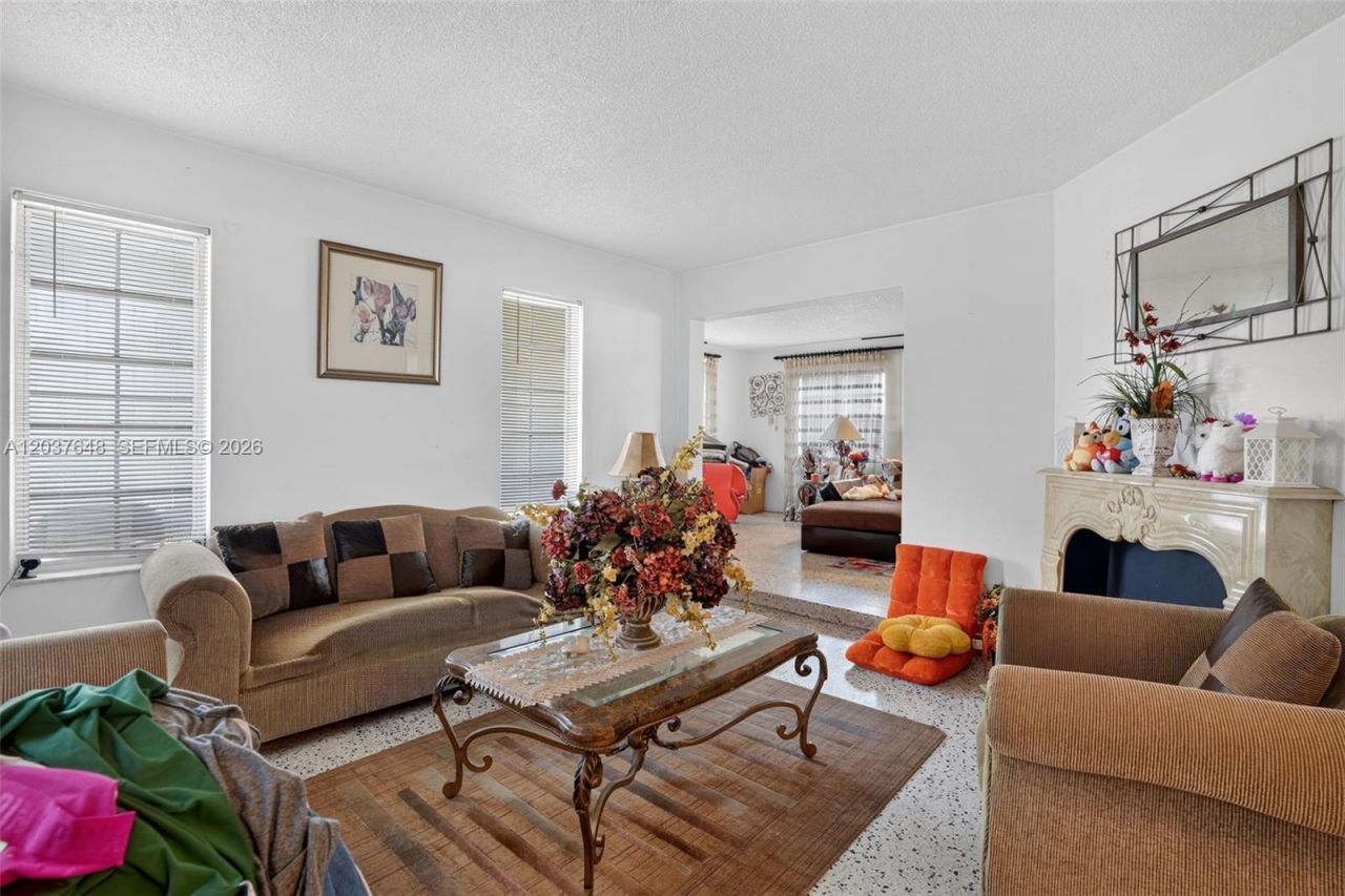 450 SW 9th St , Miami, FL 33130 Photo