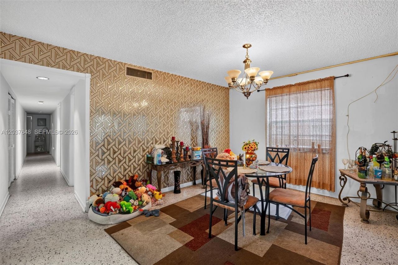 450 SW 9th St , Miami, FL 33130 Photo