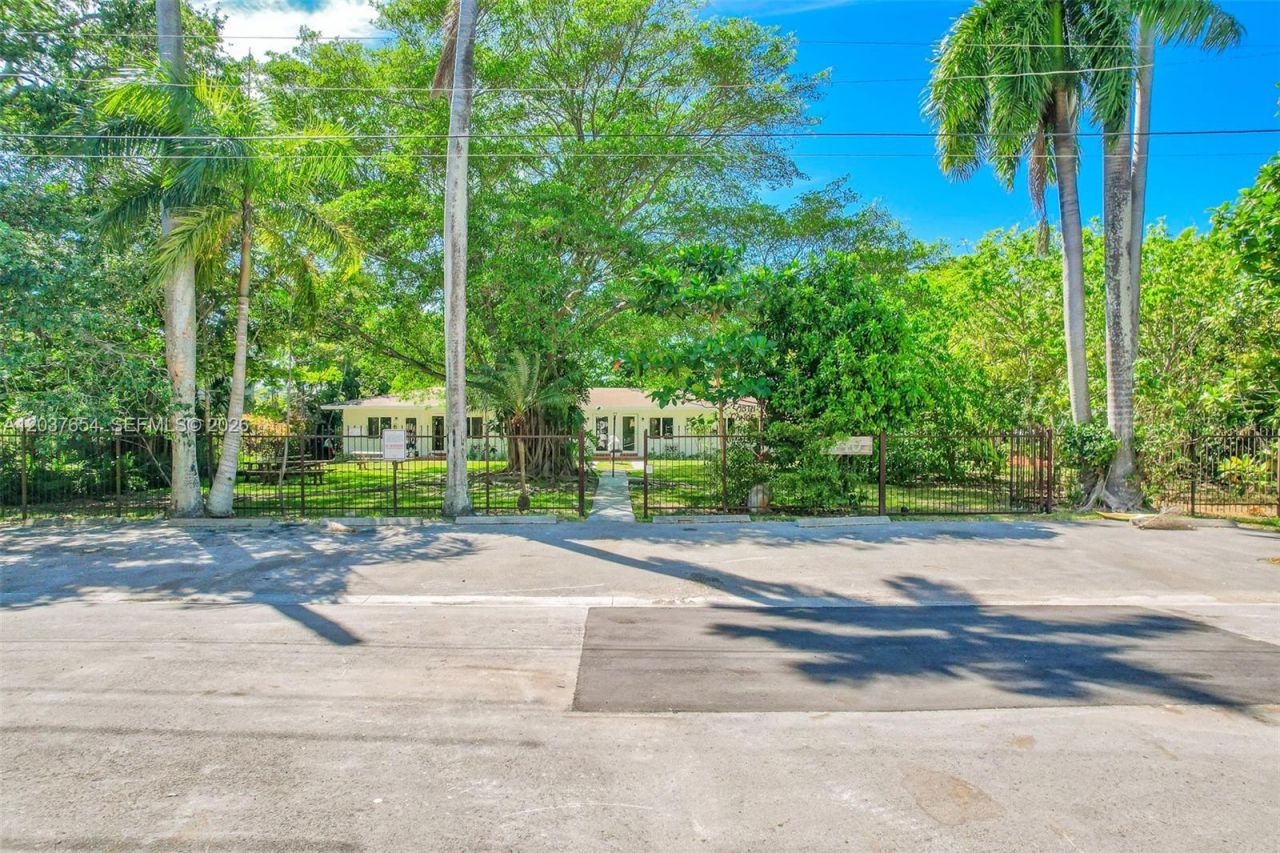 8440 NE 1st Ave , Unit 2, Miami, FL 33138 Photo