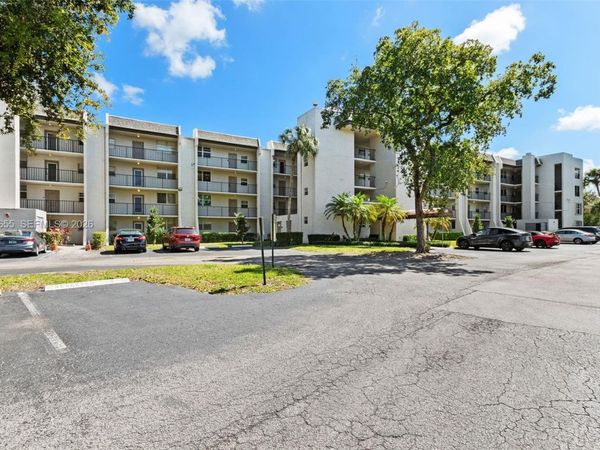 9480 Poinciana Pl , Unit 407, Davie, FL 33324