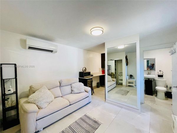 38 NW 52nd St , Unit 1, Miami, FL 33127