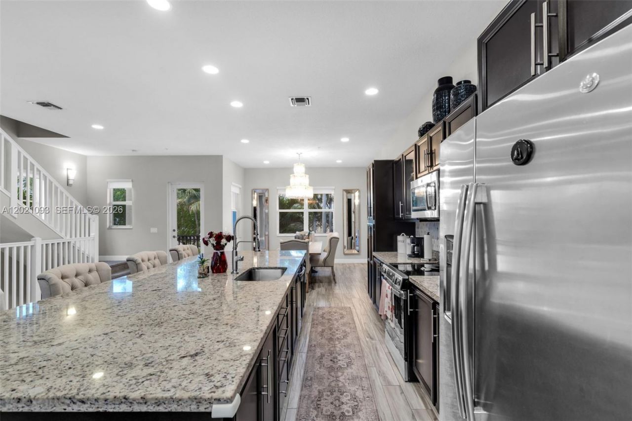 12427 NW 18th Ct , Pembroke Pines, FL 33028 Photo
