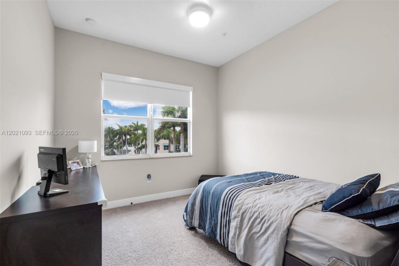 12427 NW 18th Ct , Pembroke Pines, FL 33028 Photo