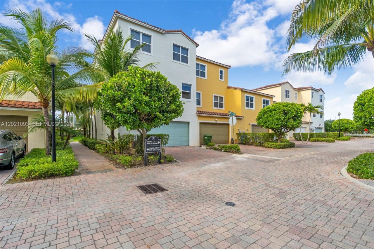 12427 NW 18th Ct , Pembroke Pines, FL 33028 Photo