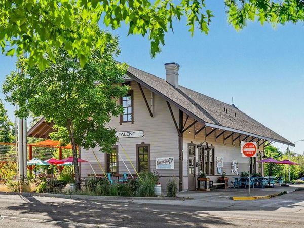 100 E Main Street, Talent, OR 97540