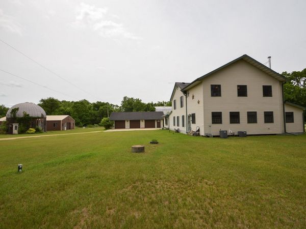 33305 Oak Street, Lone Rock, WI 53556