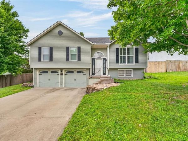 7933 N WYOMING Court, Kansas City, MO 64118
