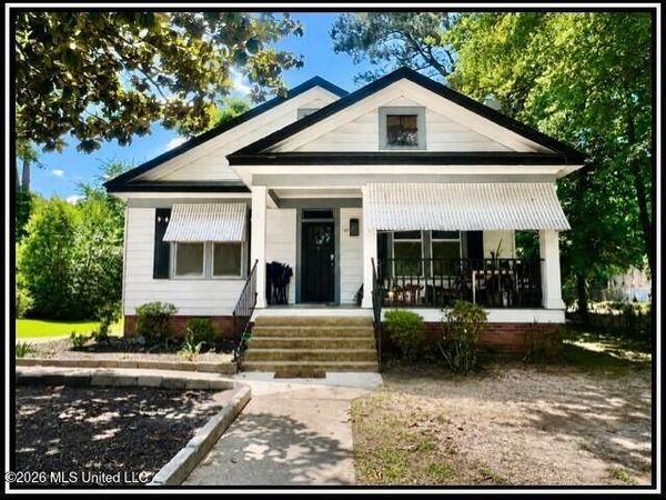 371 S College Street, Grenada, MS 38901