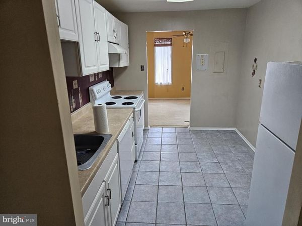 511 FLORIDA AVENUE, Unit 201, HERNDON, VA 20170