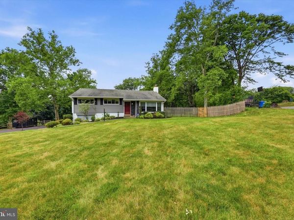 38 WAR TROPHY LANE, MEDIA, PA 19063