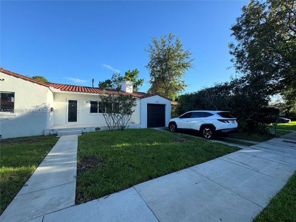 2250 SW 21 St, Miami, FL 33145