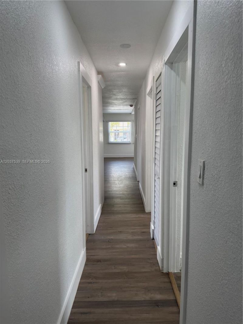2910 NW 25th St, Fort Lauderdale, FL 33311 Photo