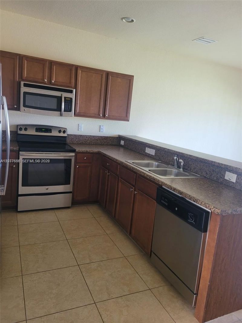 3537 W 89th Pl , Unit NA, Hialeah, FL 33018 Photo