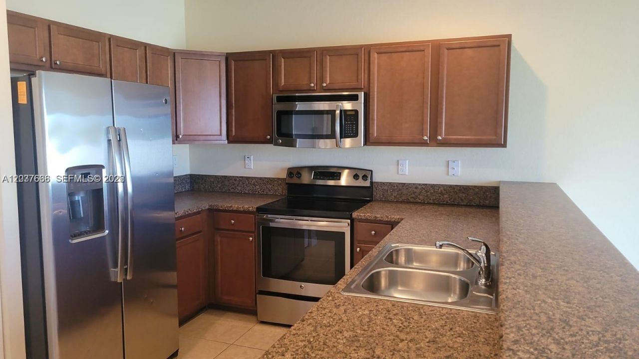 3537 W 89th Pl , Unit NA, Hialeah, FL 33018 Photo