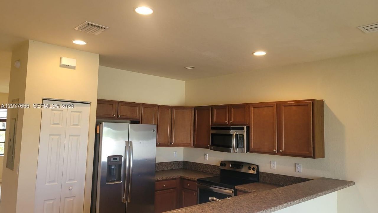 3537 W 89th Pl , Unit NA, Hialeah, FL 33018 Photo