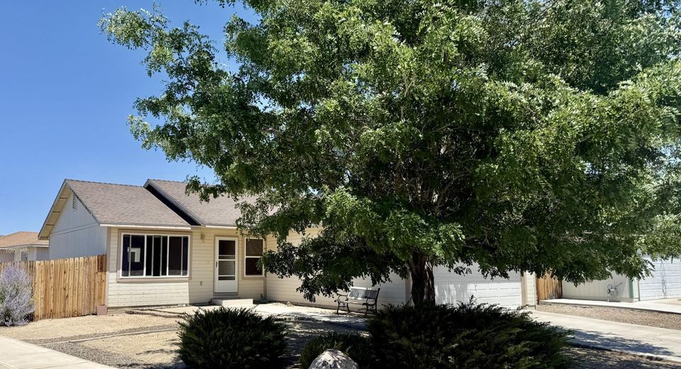 310 Emigrant Way, Fernley, NV 89408 Photo