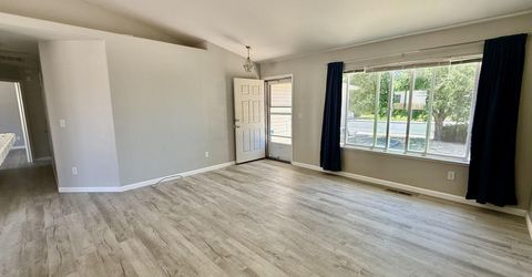 310 Emigrant Way, Fernley, NV 89408 Photo