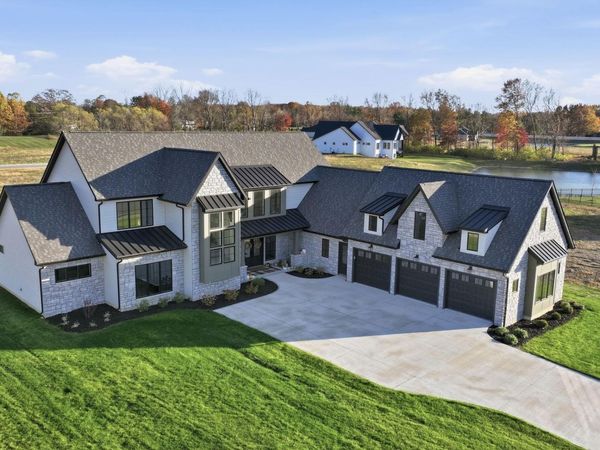 594 Contour Cove, Huntertown, IN 46748