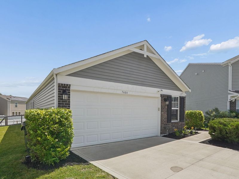 7484 Sugarbark Court, Canal Winchester, OH 43110 Photo 2