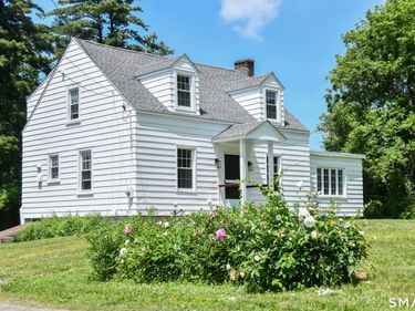 142 Gay , Sharon, CT 06069