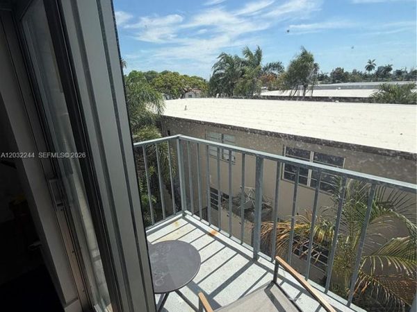 1960 Marseille Dr , Unit 304, Miami Beach, FL 33141
