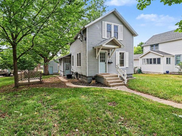 319 N Rowe Street, Ludington, MI 49431