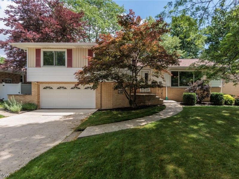 7601 Green Valley Drive, Parma, OH 44134 Photo 1