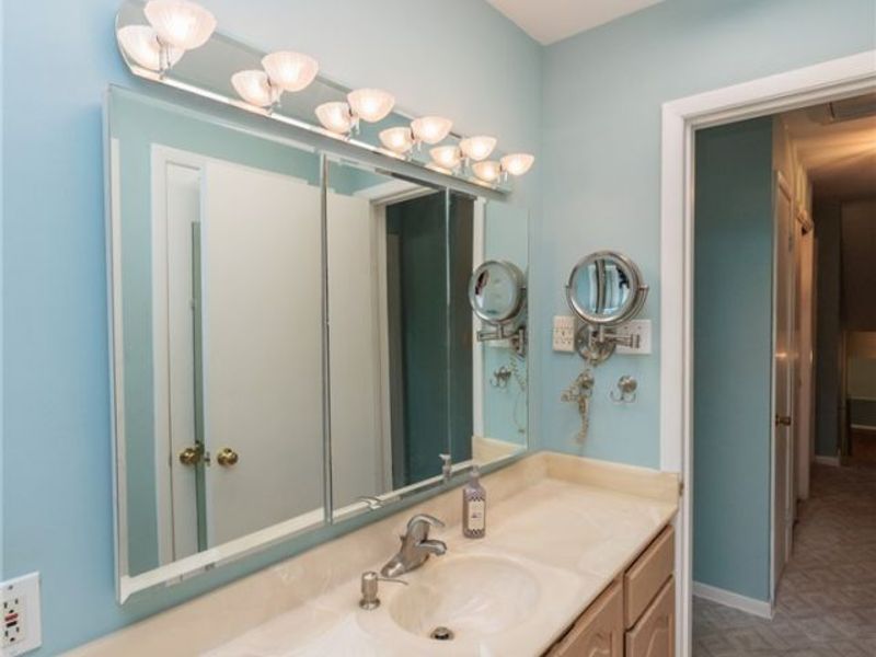 7601 Green Valley Drive, Parma, OH 44134 Photo 24