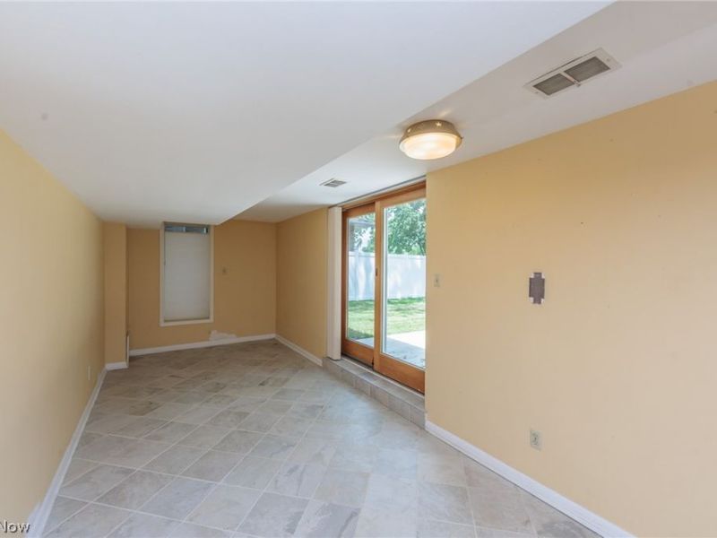 7601 Green Valley Drive, Parma, OH 44134 Photo 34