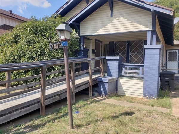 1475 E Morphy Street , Fort Worth, TX 76104