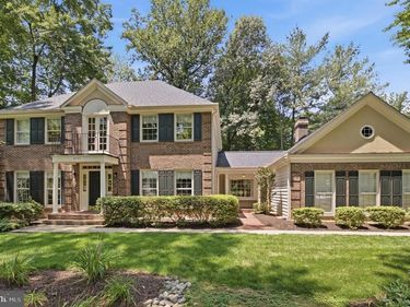 9721 S PARK CIRCLE, FAIRFAX STATION, VA 22039