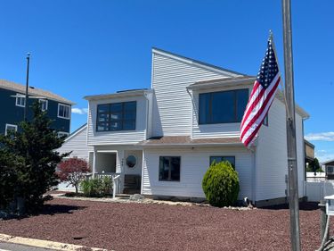 102 JEANNE DRIVE , MANAHAWKIN, NJ 08050