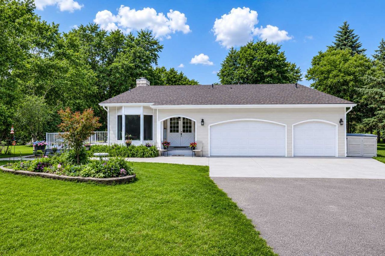 14890 Country Road , Rogers, MN 55374