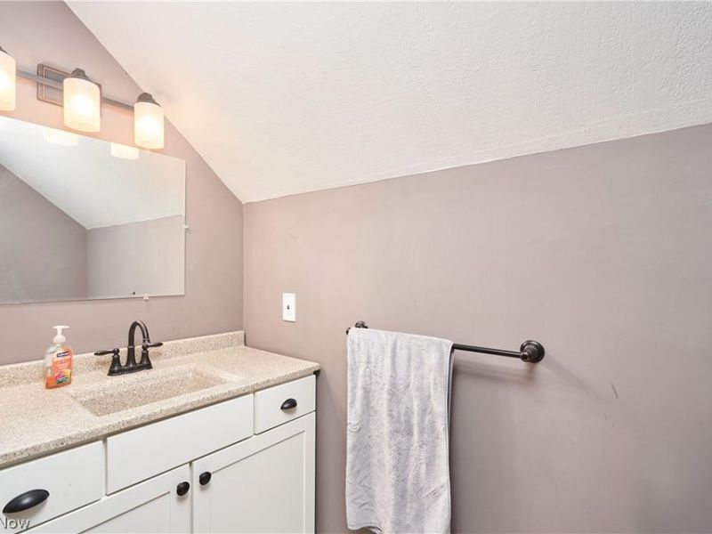 1884 Malasia Road , Akron, OH 44305 Photo 14