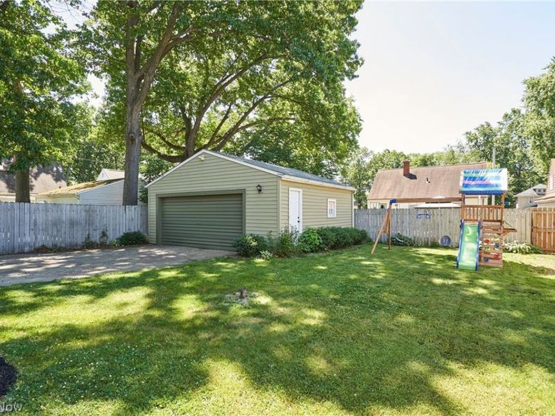 1884 Malasia Road , Akron, OH 44305 Photo 23