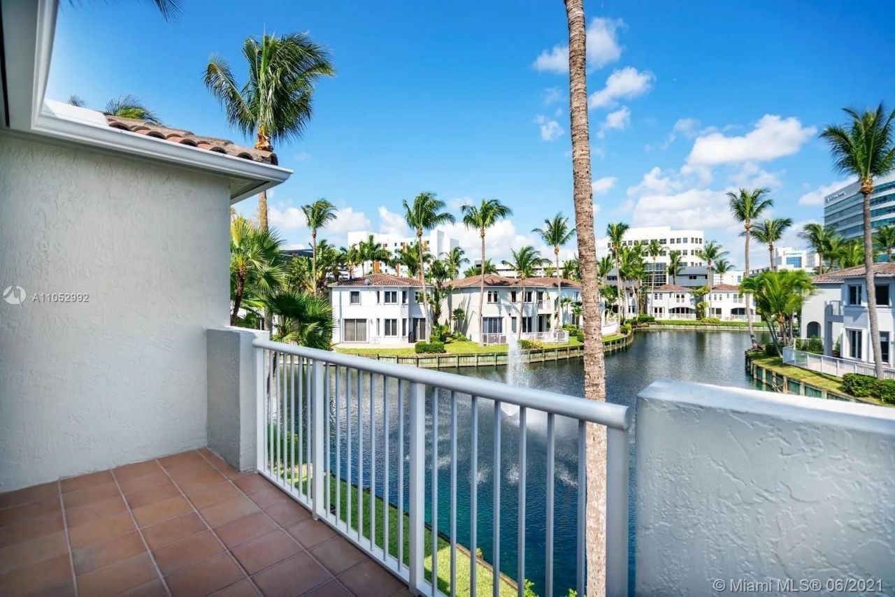 20824 NE 30th Place, Aventura, FL 33180 Photo