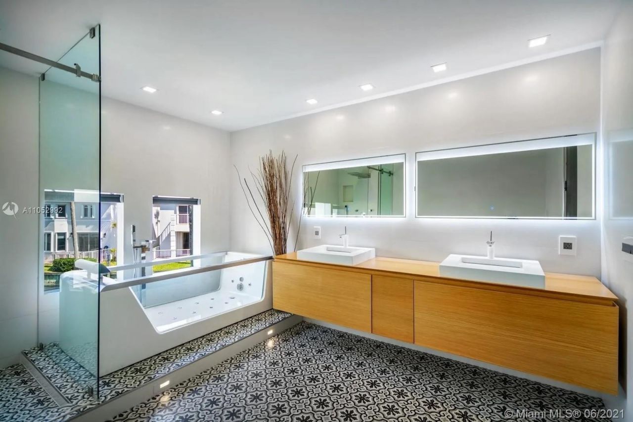 20824 NE 30th Place, Aventura, FL 33180 Photo
