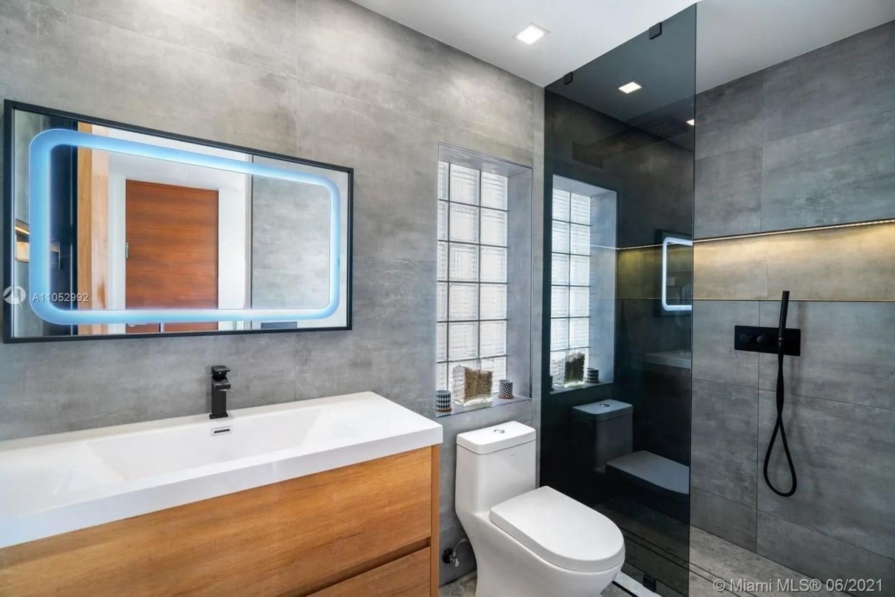 20824 NE 30th Place, Aventura, FL 33180 Photo